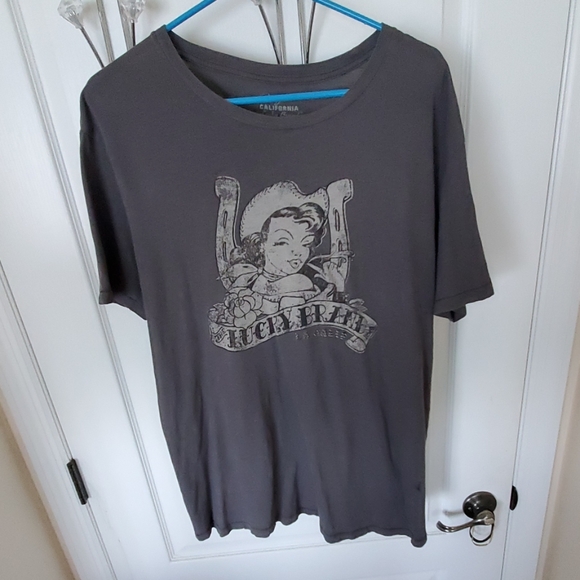 4 Lucky Brand Tee's Bundled - Picture 3 of 8